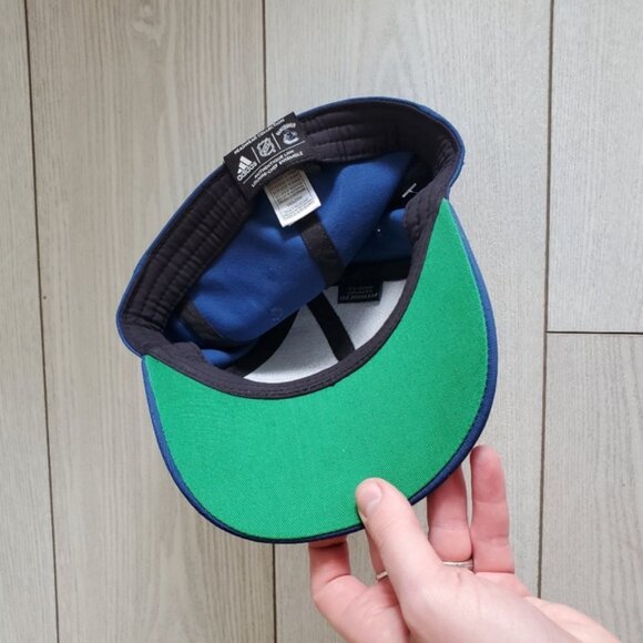 Vancouver Canucks Youth Hat Cap New NWOT Adjustable Back Look - Picture 4 of 6